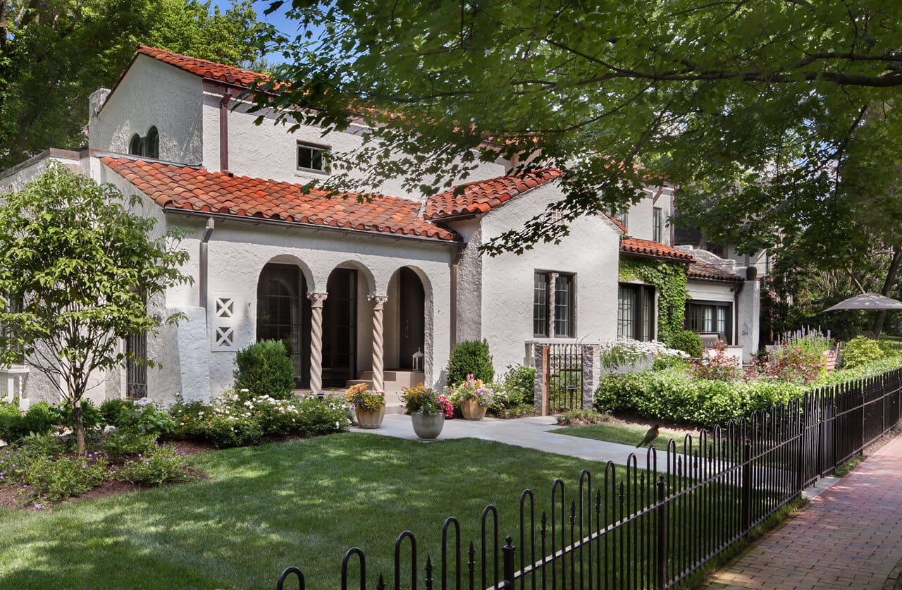 Chevy Chase front yard landscaping